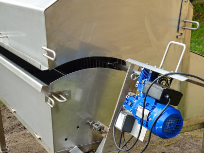 Elektromotory Kaste pro grily – od kuřete po 100kg sele