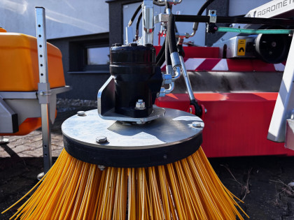 Orbitové hydromotory v zemědělské a komunální technice