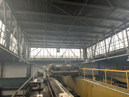 Pohony a regulace otáček mostových a portálových jeřábů